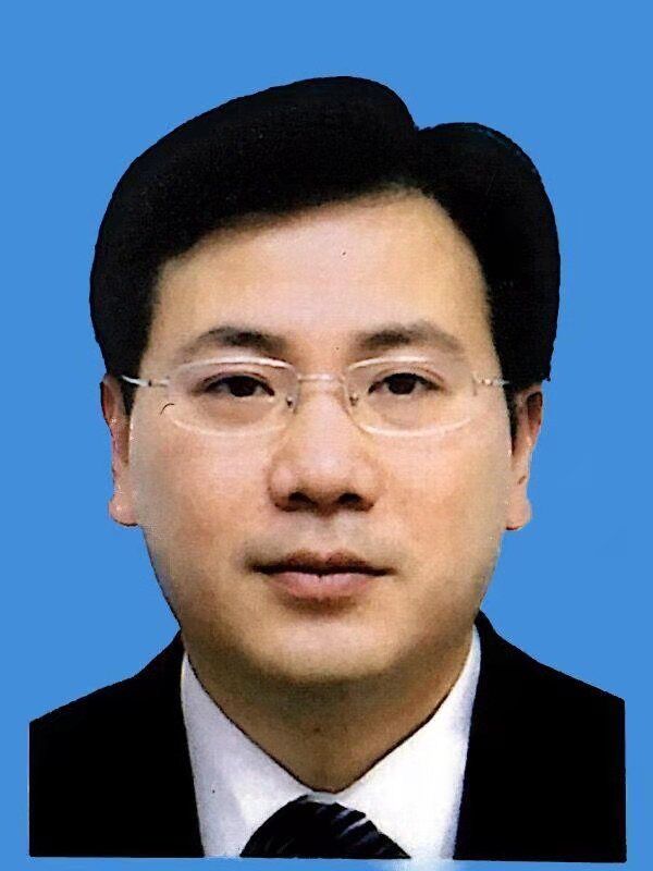 县委常委、副县长魏良栋